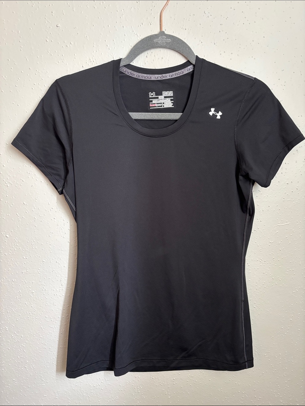 5/$25 🌞 Fitted under armour shirt